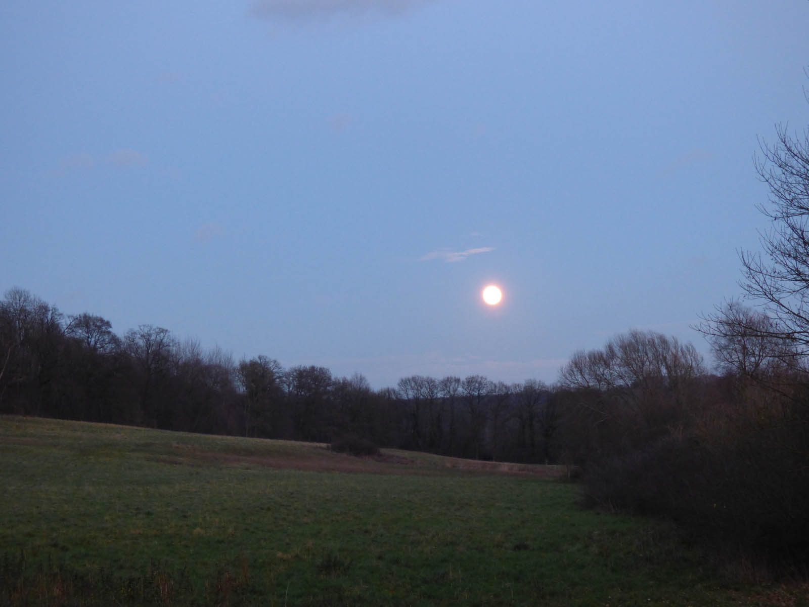 Lune de Noël et ses Huit rouges
