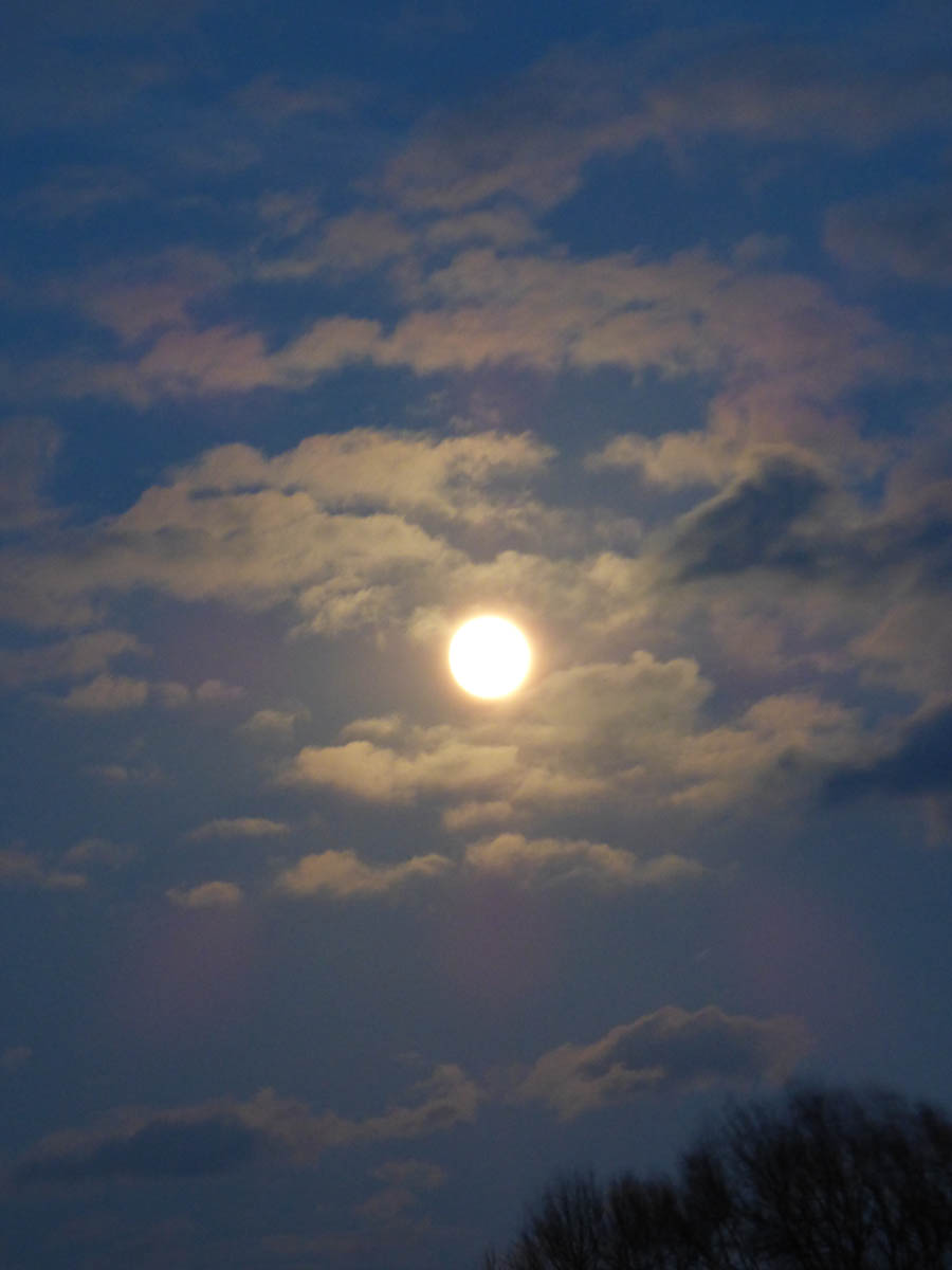 Lune de Noël et ses Huit rouges