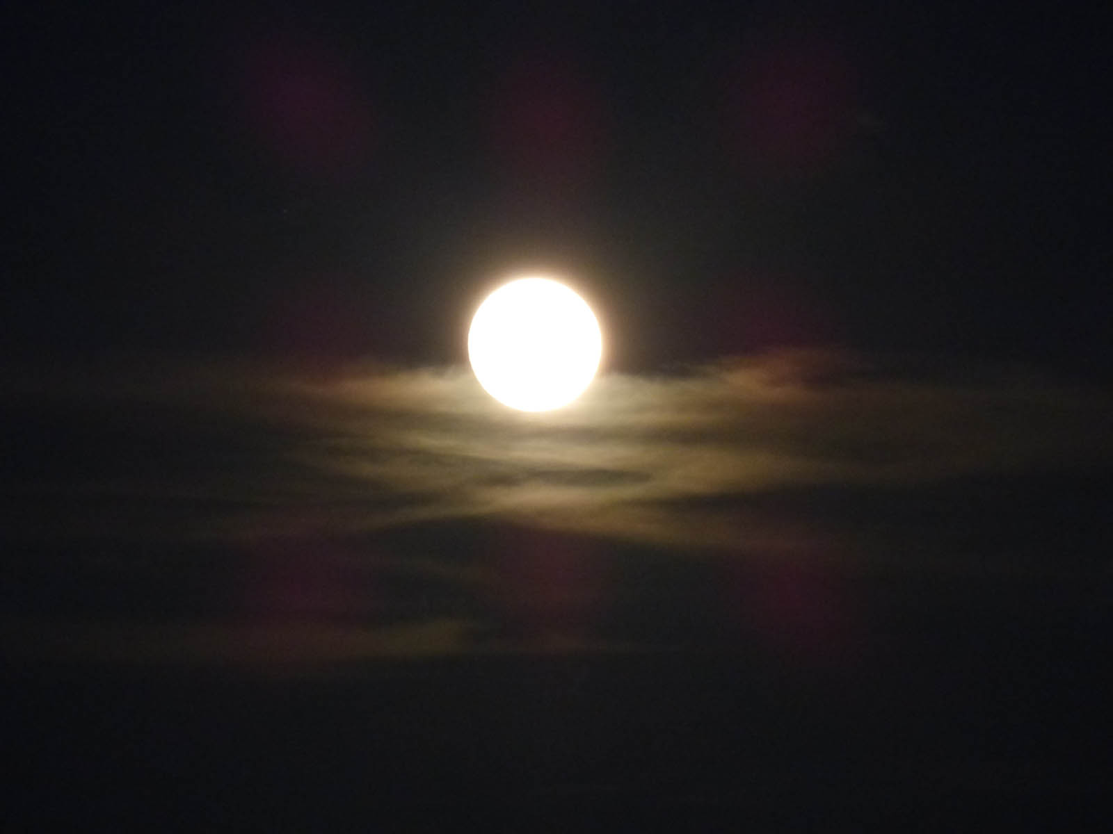 Lune de Noël et ses Huit rouges