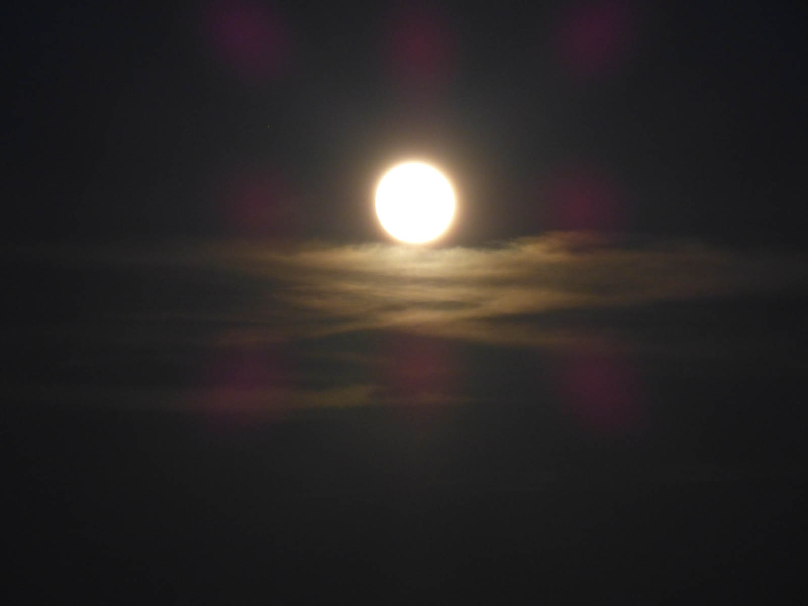 Lune de Noël et ses Huit rouges